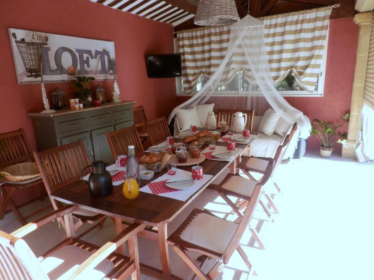 랑벡 Mas Les Vieux Chenes B&B 외부 사진